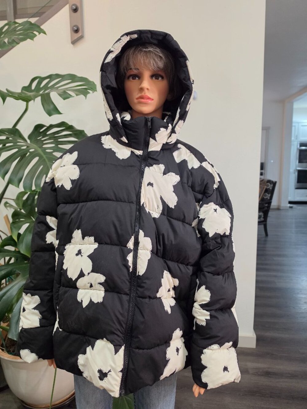 Ava & Viv Women's Plus Size Floral Print Puffer Jacket Black and White 2x